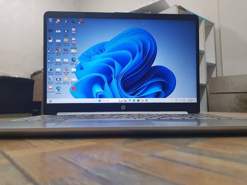 Hp 11th generation laptop 8gb Ram 512 SSD 7