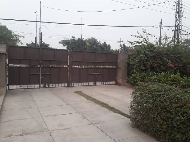 A 1 Kanal House In Gulberg Is On The Market For rent 0