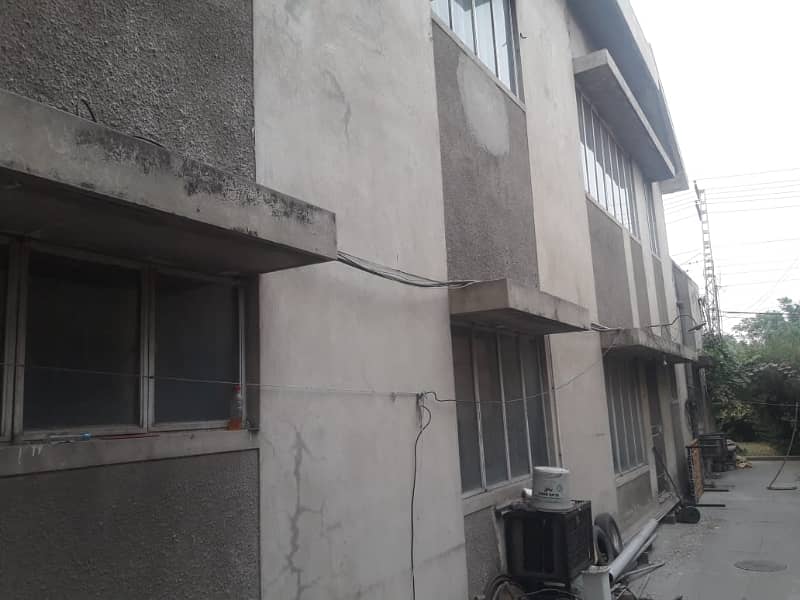 A 1 Kanal House In Gulberg Is On The Market For rent 4