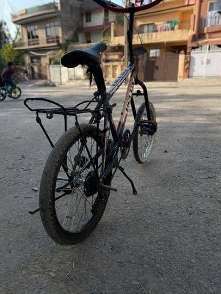 2CYCLES 10/10 CONDTION is Mai Koi Kam hone Wala nhi hh sab ok hy 12