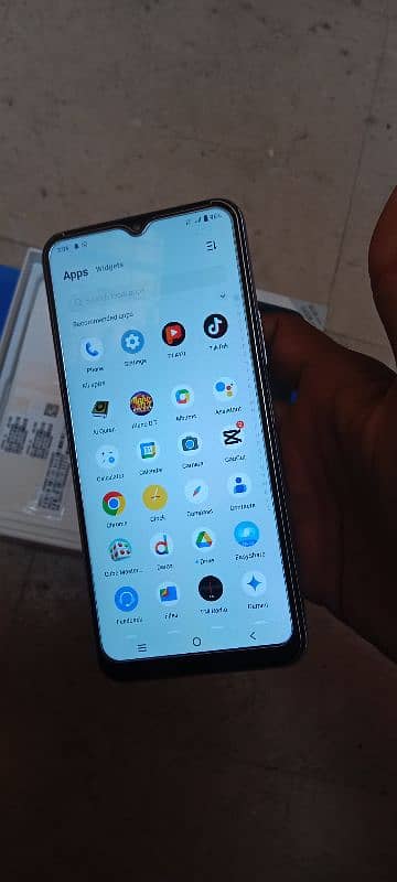 vivo y20 with box 2