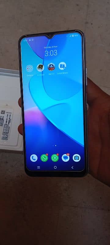 vivo y20 with box 4