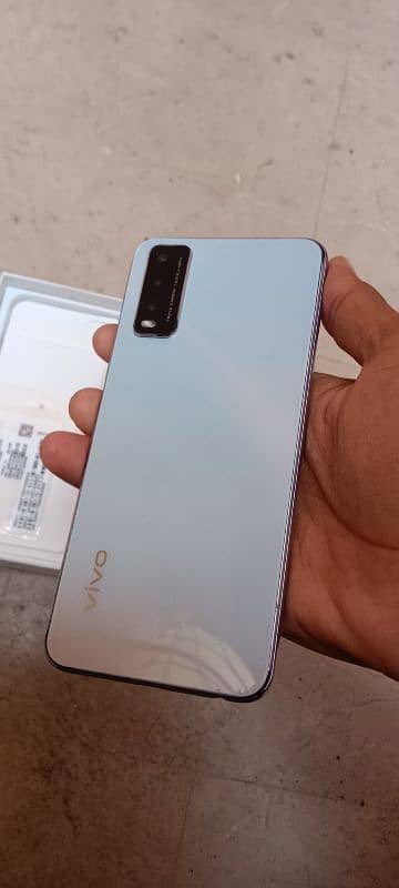 vivo y20 with box 8