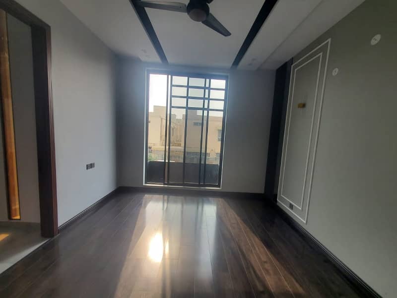 10 Marla Most Luxury House For Rent In DHA Phase 4,Block GG, Lahore. 1