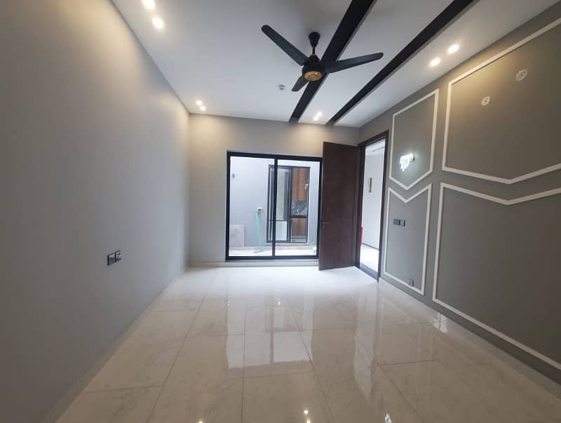 10 Marla Most Luxury House For Rent In DHA Phase 4,Block GG, Lahore. 4