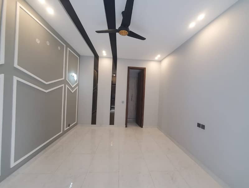 10 Marla Most Luxury House For Rent In DHA Phase 4,Block GG, Lahore. 5