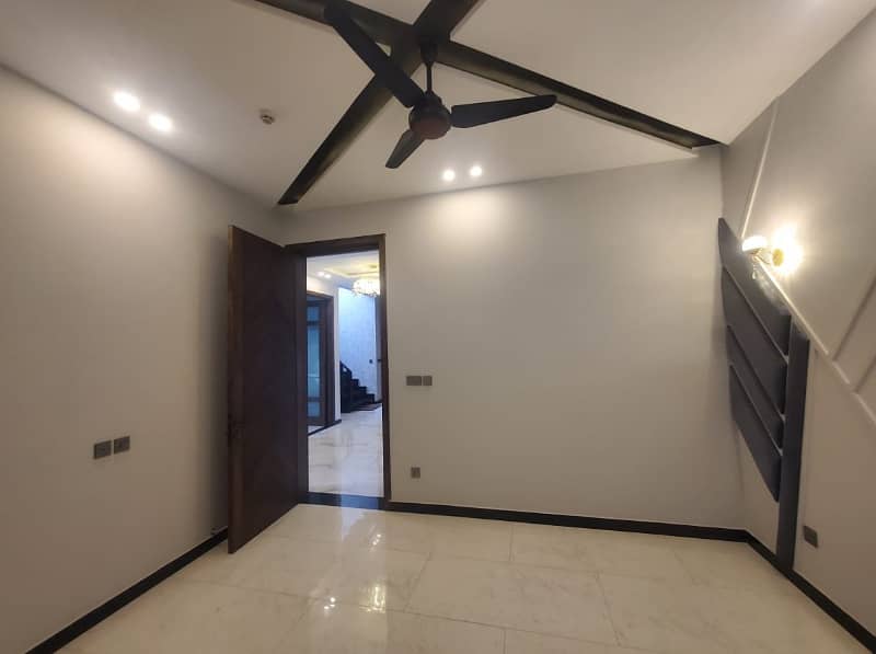 10 Marla Most Luxury House For Rent In DHA Phase 4,Block GG, Lahore. 18