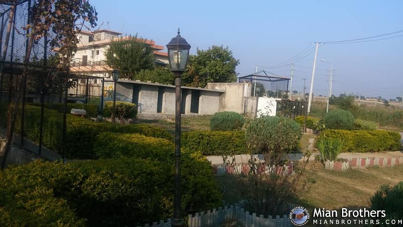 Kanal Plot For Sale In PECHS 42