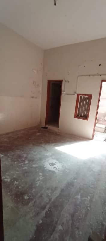 portion for rent 3 Bedroom drawing dining 2 bath ground floor in block i 4