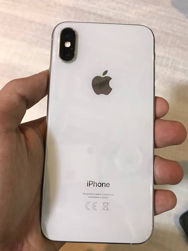 iphone xs pta approved with original charger 0