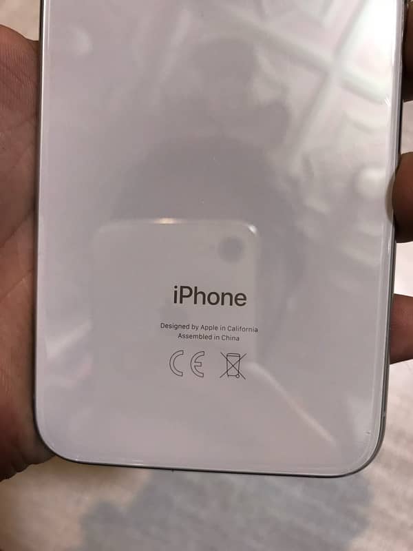 iphone xs pta approved with original charger 8