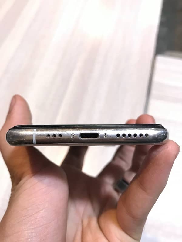 iphone xs pta approved with original charger 14