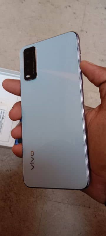 vivo y20 with box 7