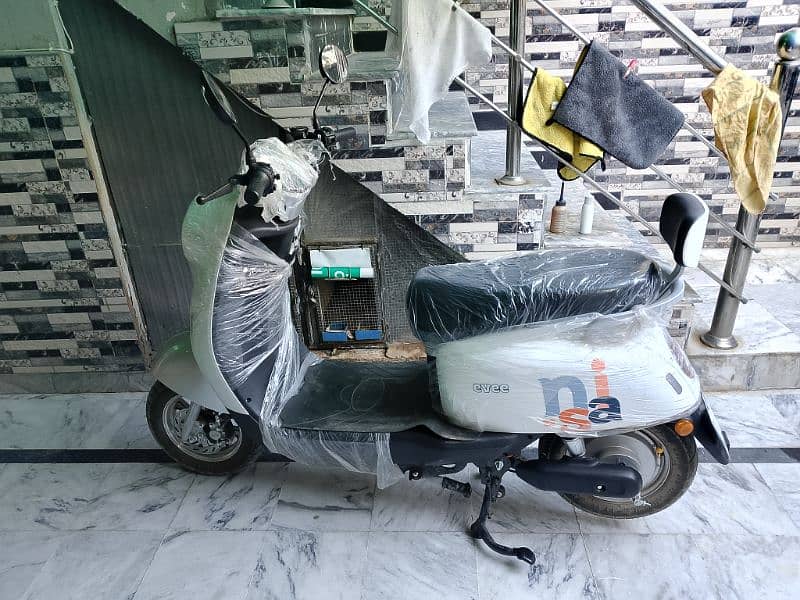 Evee nisa electric scooter 4