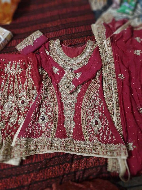 Red beautiful bridal lehenga with jewelry 2