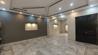 A Centrally Located Lower Portion Is Available For Rent In Lahore