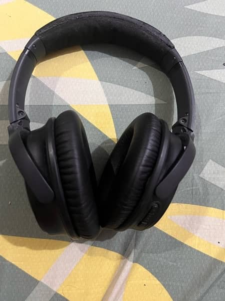 BOSE quiet comfort 35 original headphones 1