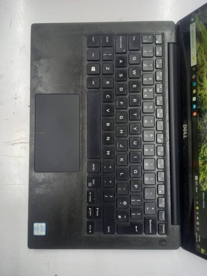 Dell  XPS 9350 Core i7 6th Generation 8GB 1