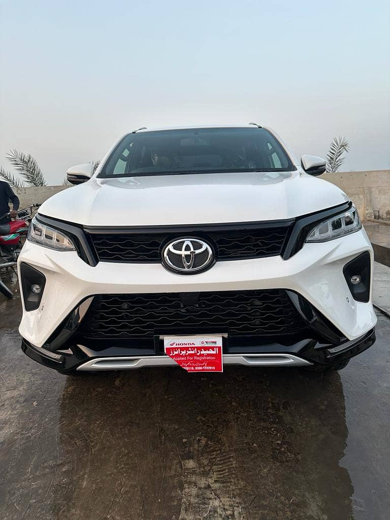 Toyota Fortuner Legender 2023 2800cc 0