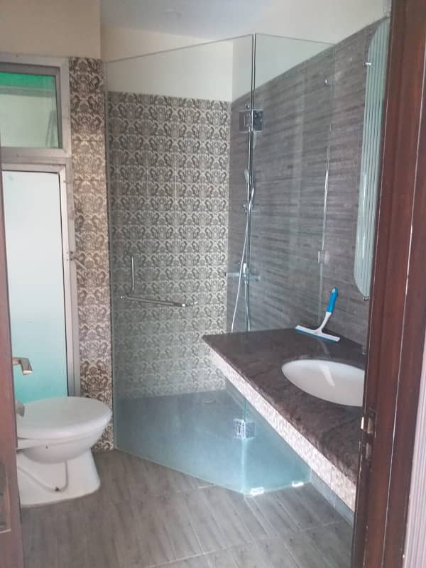 01 Kanal Like Brand New Bungalow Upper Portion For Rent In DHA Phase-5, Near To Park 15