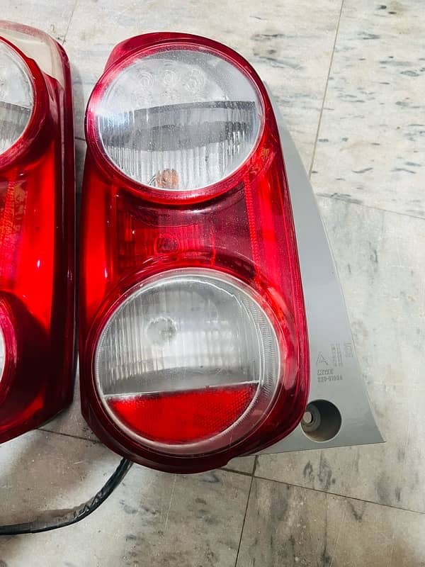 toyota passo 12-13 rear lights 1