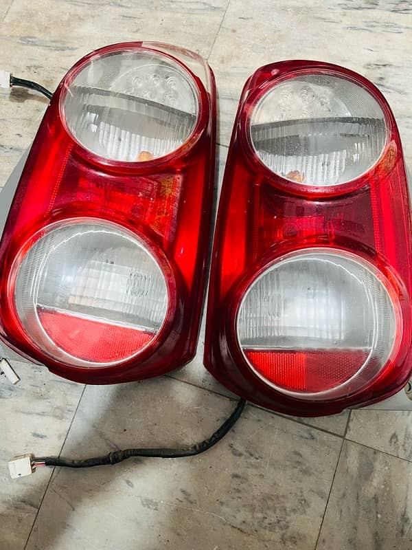 toyota passo 12-13 rear lights 3