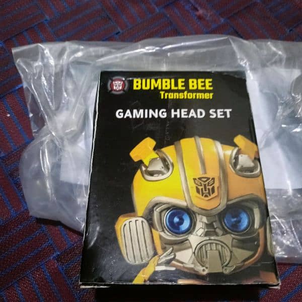 bumblebee gaming headphones with high quality sound and NC 1