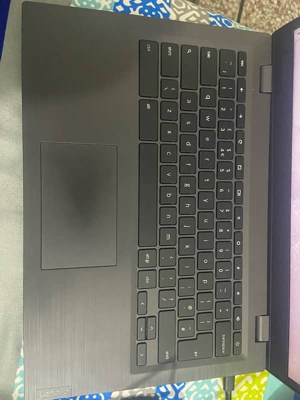 Lenovo Chrome Book 5