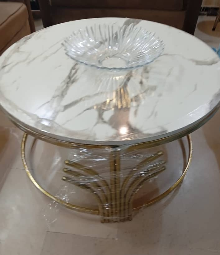 Round n square table forr sale 1