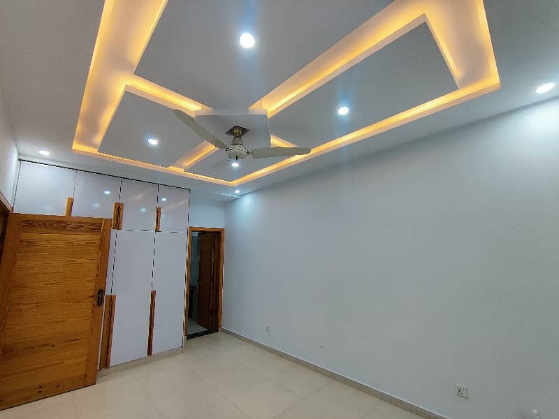 Luxury 10 Marla Upper Portion For Rent 2