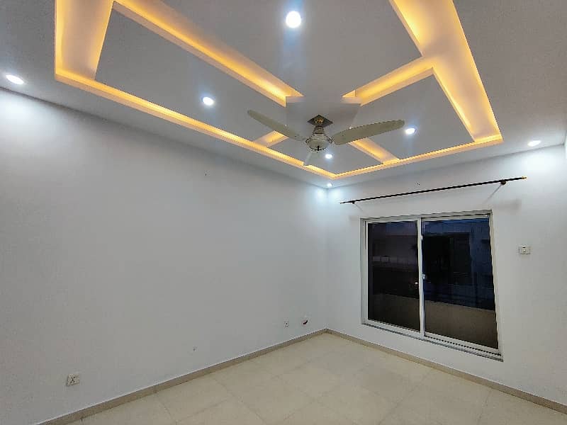 Luxury 10 Marla Upper Portion For Rent 3