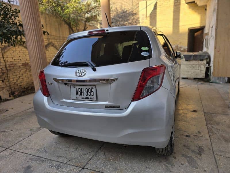 Toyota Vitz 2013 4