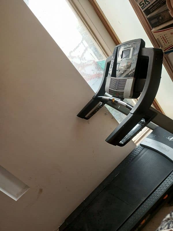 running machine.  home used tradmill 3