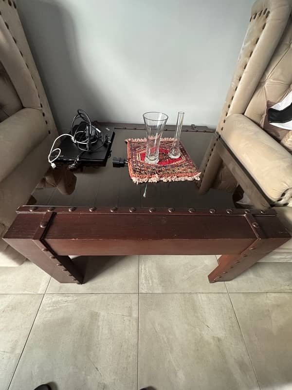 1 center table along with 2 side tables 2