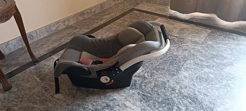 Baby Carry Cot Infantes Brand Car Seat 1