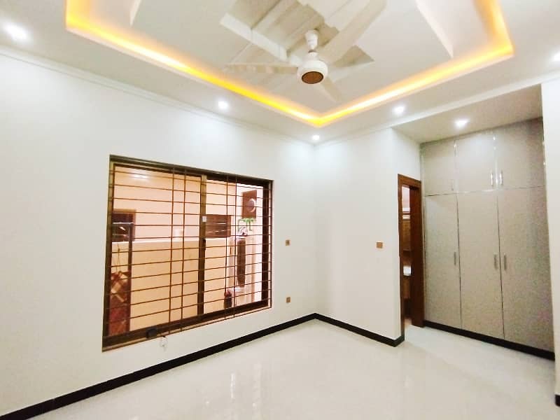 7 Marla Extreme Level House For Rent in Bahria Town Phase 8 18