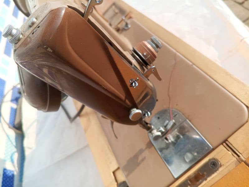 singer sewing machine 9