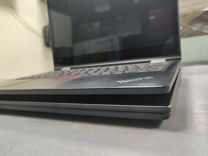 Lenovo Thinkpad yoga L390 Touch 360 0