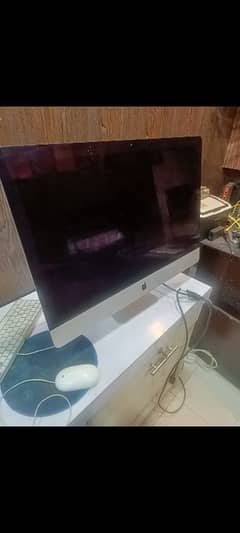 Apple iMac 2017, 21 inch 1 TB ssd 8 gb ram in 10/10 condition