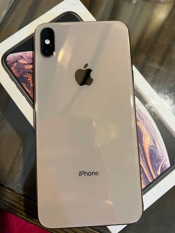 iphone xsmax 265gb factry unlock only little panle brok 4