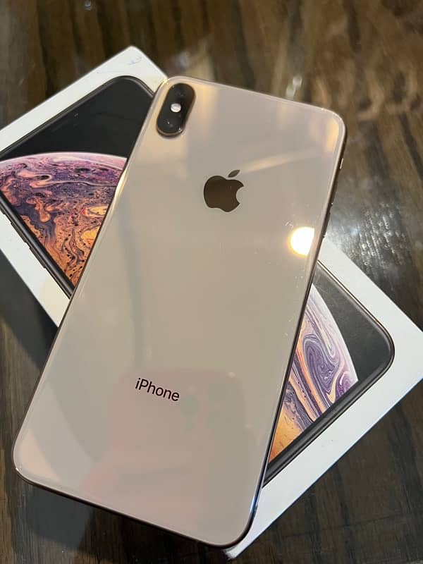 iphone xsmax 265gb factry unlock only little panle brok 6