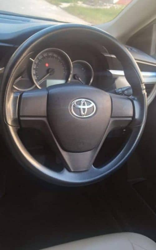 Toyota Corolla Altis 1.6 2015 3