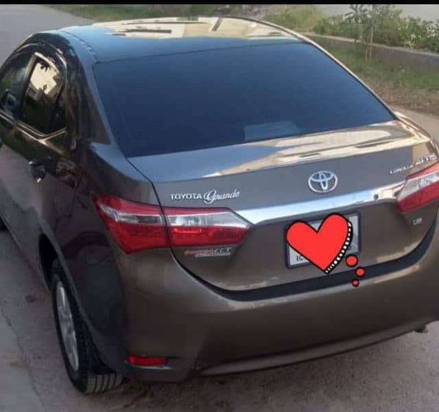 Toyota Corolla Altis 1.6 2015 12