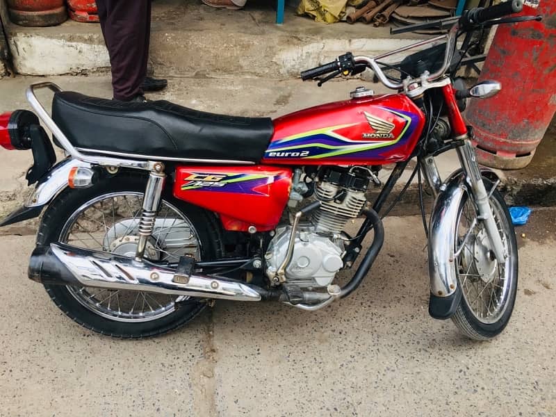 Honda CG 125 MZD number 17model Red 0