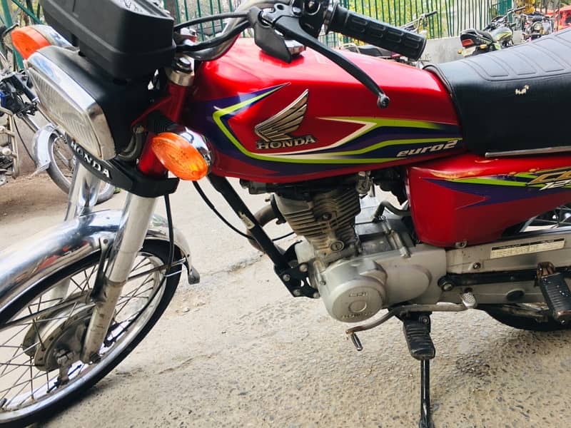 Honda CG 125 MZD number 17model Red 5