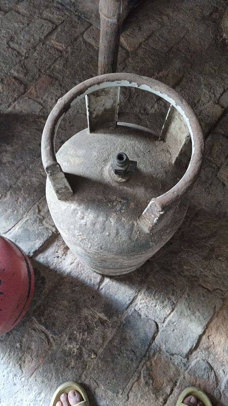 5 Old Gas Cylinders For Sale 0