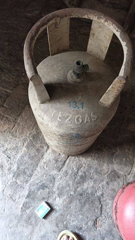 5 Old Gas Cylinders For Sale 2