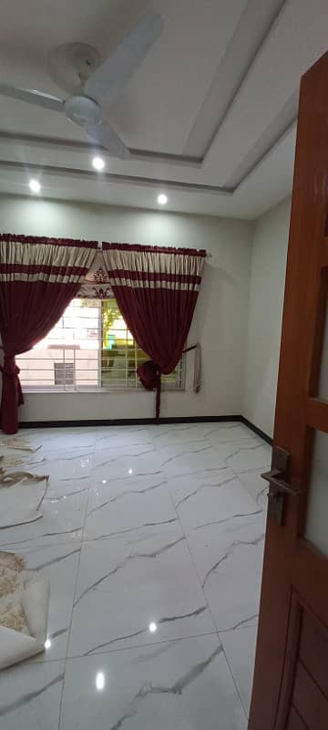 8 MARLA HOUSE FOR RENT 21