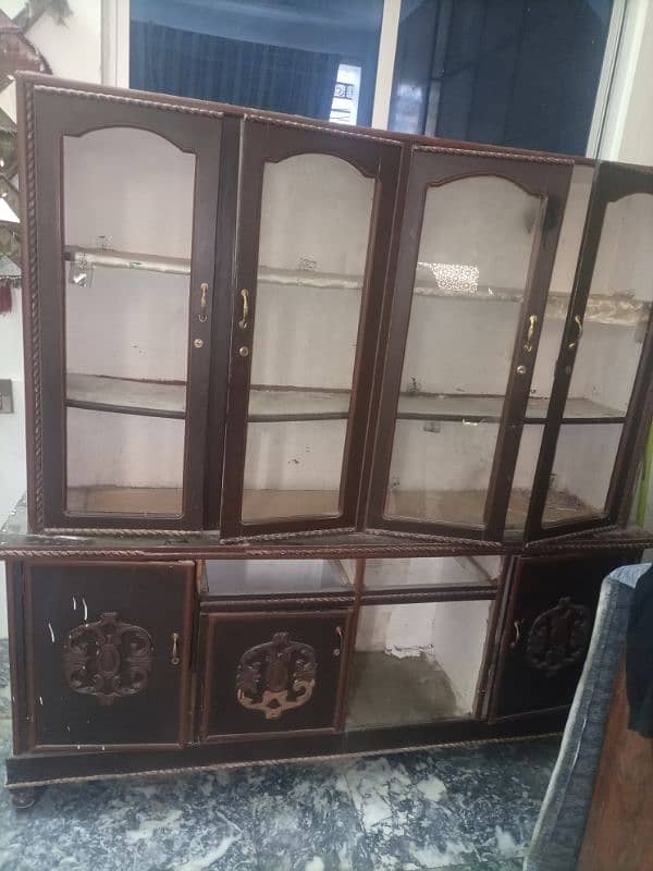 urgent sale ---dressing table and showcase 6