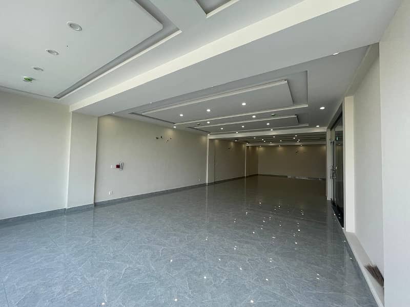 4 Marla Commercial Plaza Basement On Main Boulevard Available For Rent On Prime Location. 3